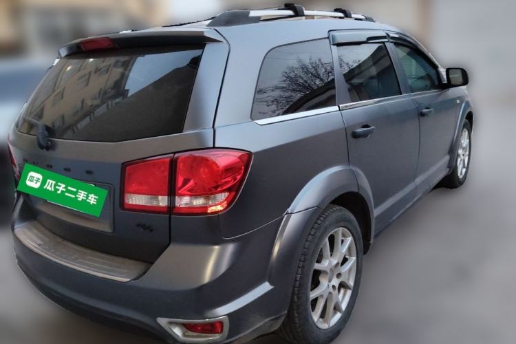 Used Dodge Journey 2013 2.4L Two-Wheel Drive Luxury Version Rear Right 45 Deg