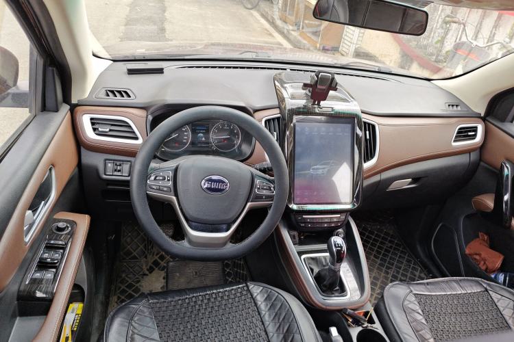 Used SWM X7 2016 1.5T Manual Prestige Version 7 Seats
