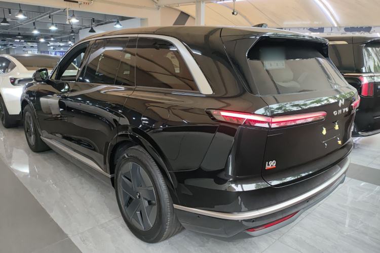 Used ONVO Luxeed L90 2025 Model—Ultra Six-Seater Version Rear Left 45 Deg