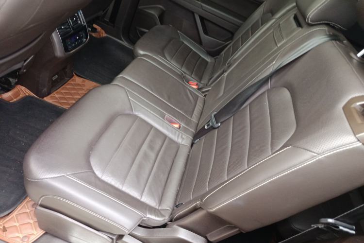 Used Volkswagen Teramont 2017 330TSI Two-Wheel-Drive Luxury Edition Left Rear Seat