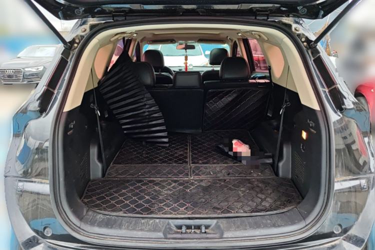 Used Dongfeng Fengon 580 2017 Revised Version 1.5T CVT Luxury Edition Trunk