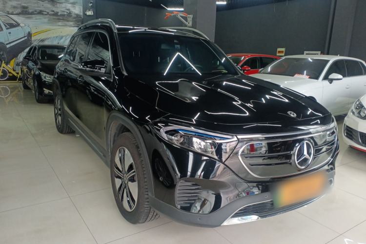 Used Mercedes-Benz EQB 2023 EQB 260 Front Right 45 Deg