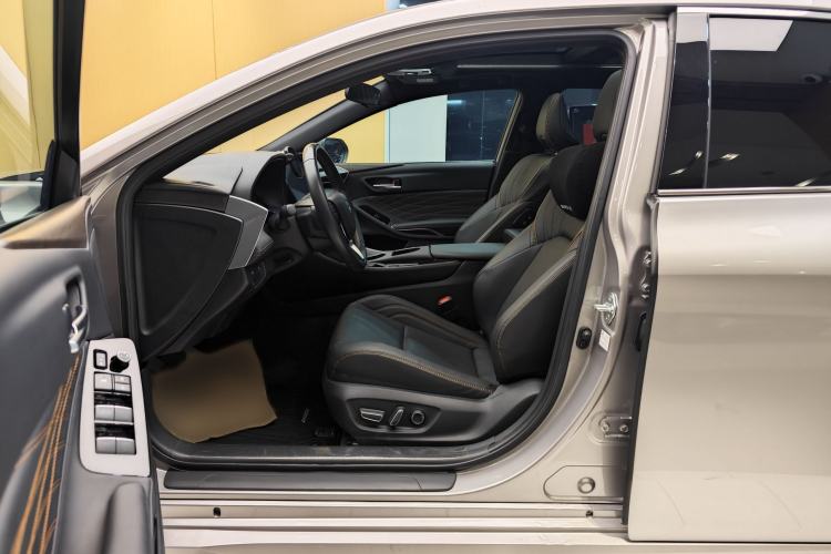 Used Toyota Avalon 2024 Dual-Motor 2.0L Luxury Edition