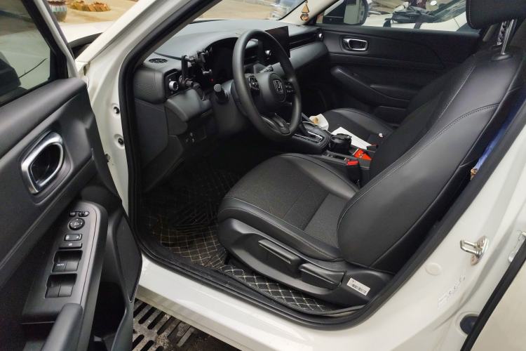 Used Honda Vezel 2023 1.5L CVT Pioneer Edition Interior 3