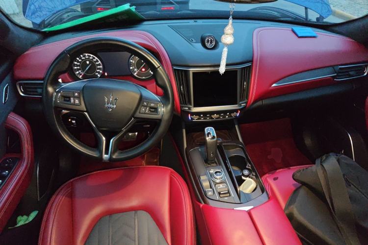 Used Maserati Levante 2021 3.0T Luxury Edition Center Console