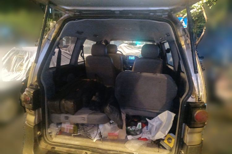 Used FORTHING Lingzhi 2013 M3 1.6L 7-Seater Luxury Model Trunk