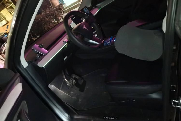 Used Tesla Model Y 2023 Rear-Wheel-Drive Version
