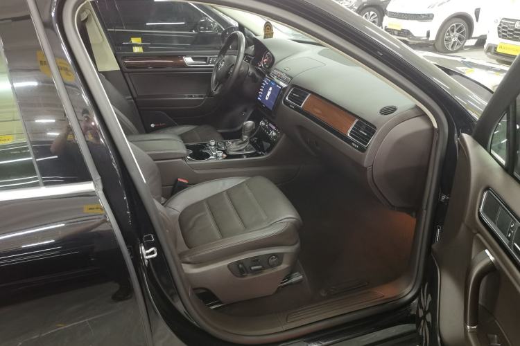 Used Volkswagen Touareg 2017 3.0 TSI Touareg Model Right Front Seat