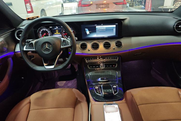 Used Mercedes-Benz E-Class 2017 Restyled E 300 Sport Edition Center Console