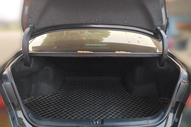 Used Toyota Reiz 2010 2.5V Fashion Elite Edition Trunk