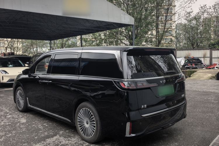 Used VOYAH Dream 2025 PHEV Four-Wheel Drive Prestige Kunpeng Edition