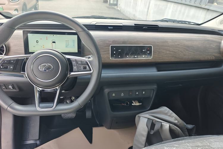 Used Ruichi EC75 2025 Model Passenger Vehicle Smart Driving Ultra-Charging Edition Pioneer II 50.1 kWh