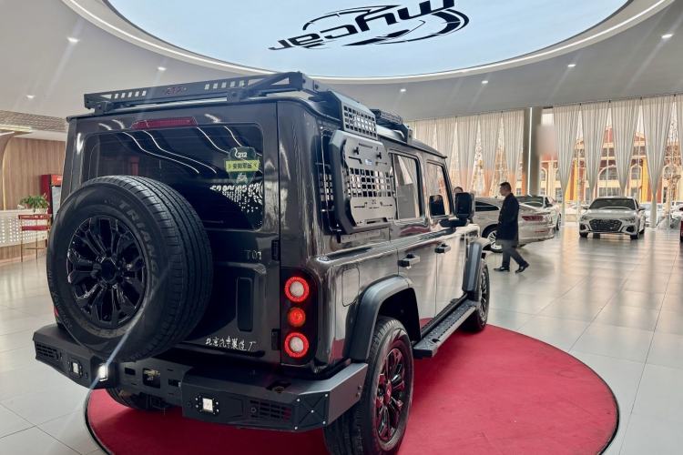 Used 212 T01 2024 2.0T Explorer
