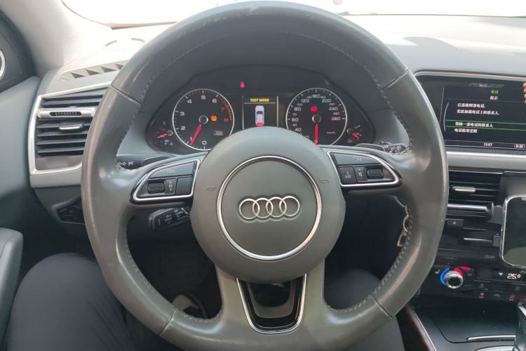 Used Audi Q5 2017 40 TFSI Comfort Model Steering Wheel