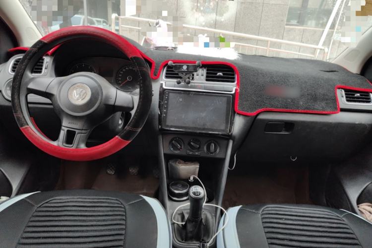 Used Volkswagen Polo 2011 1.4L Manual ZhiShang Edition