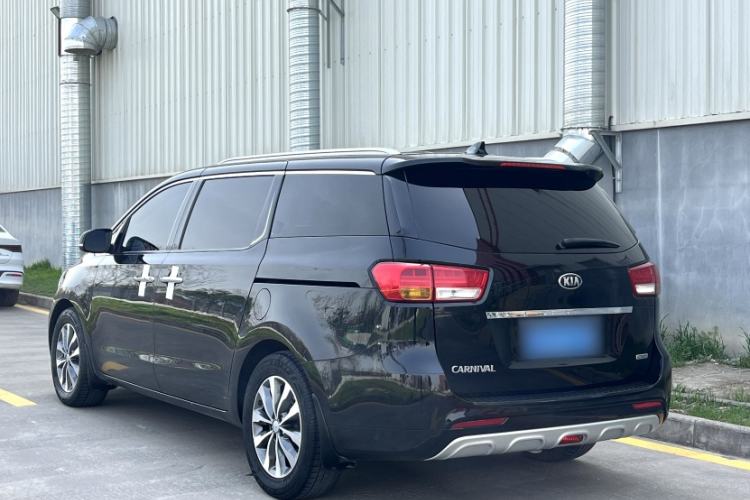 Used Kia Carnival 2015 2.2T Luxury Edition China IV
