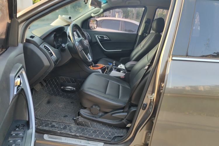 Used JMC Yusheng S350 2013 2.4T Automatic 2WD Diesel Luxury Edition 5 Seats Driver Seat