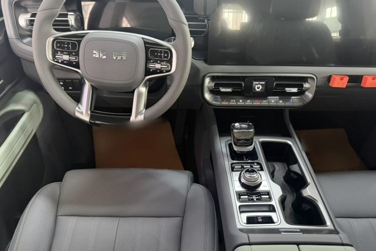 Used BAIC Off-Road BJ40 2026 Model 2.0T Gasoline Standard Edition
