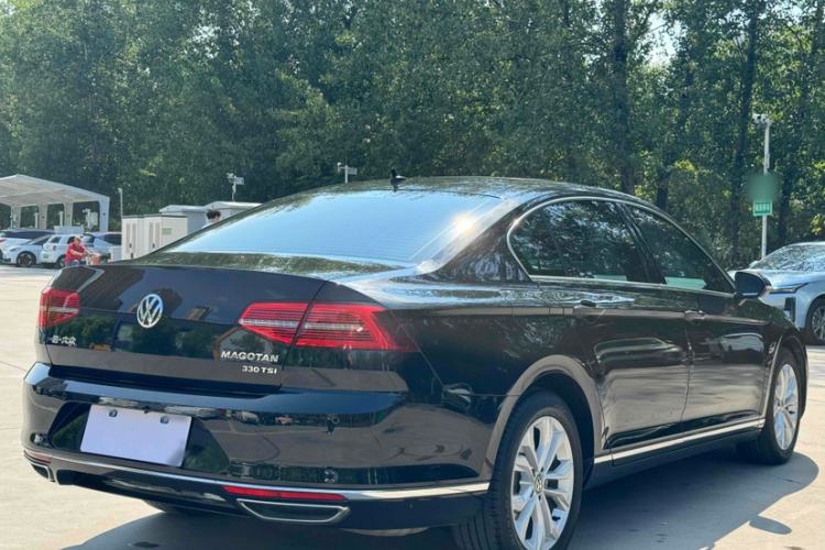 Used Volkswagen Magotan 2019 330TSI DSG Luxury Version China VI Standard Exterior 4