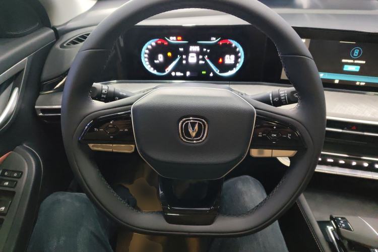 Used CHANGAN Eado 2023 Changan Edition PLUS Blue Whale NE 1.4T GDI DCT Prestige Version
