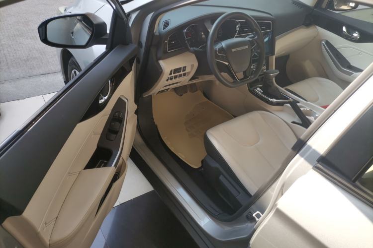 Used Venucia D60 2018 1.6L CVT Smart Connect Elite Edition