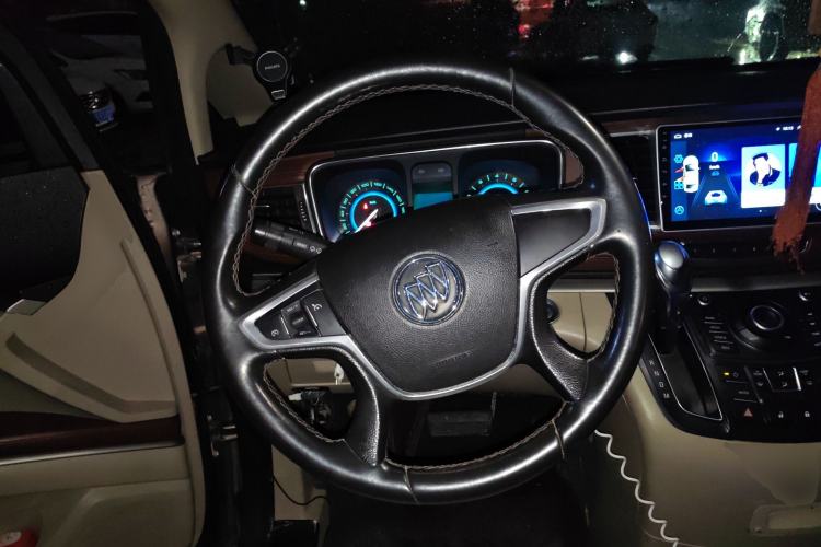 Used Buick GL8 2015 2.4L Luxury Business Premium Edition
