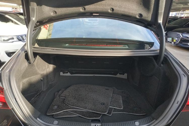 Used Mercedes-Benz E-Class 2021 Restyled E 300 L Sporty and Stylish Edition
