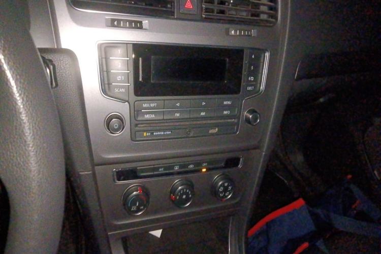 Used Volkswagen Golf 2015 1.6L Manual Fashion Edition
