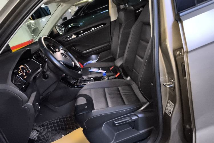 Used Volkswagen T-ROC 2019 280TSI DSG Two-Wheel Drive Comfort Version China VI Standard Left Front Seat