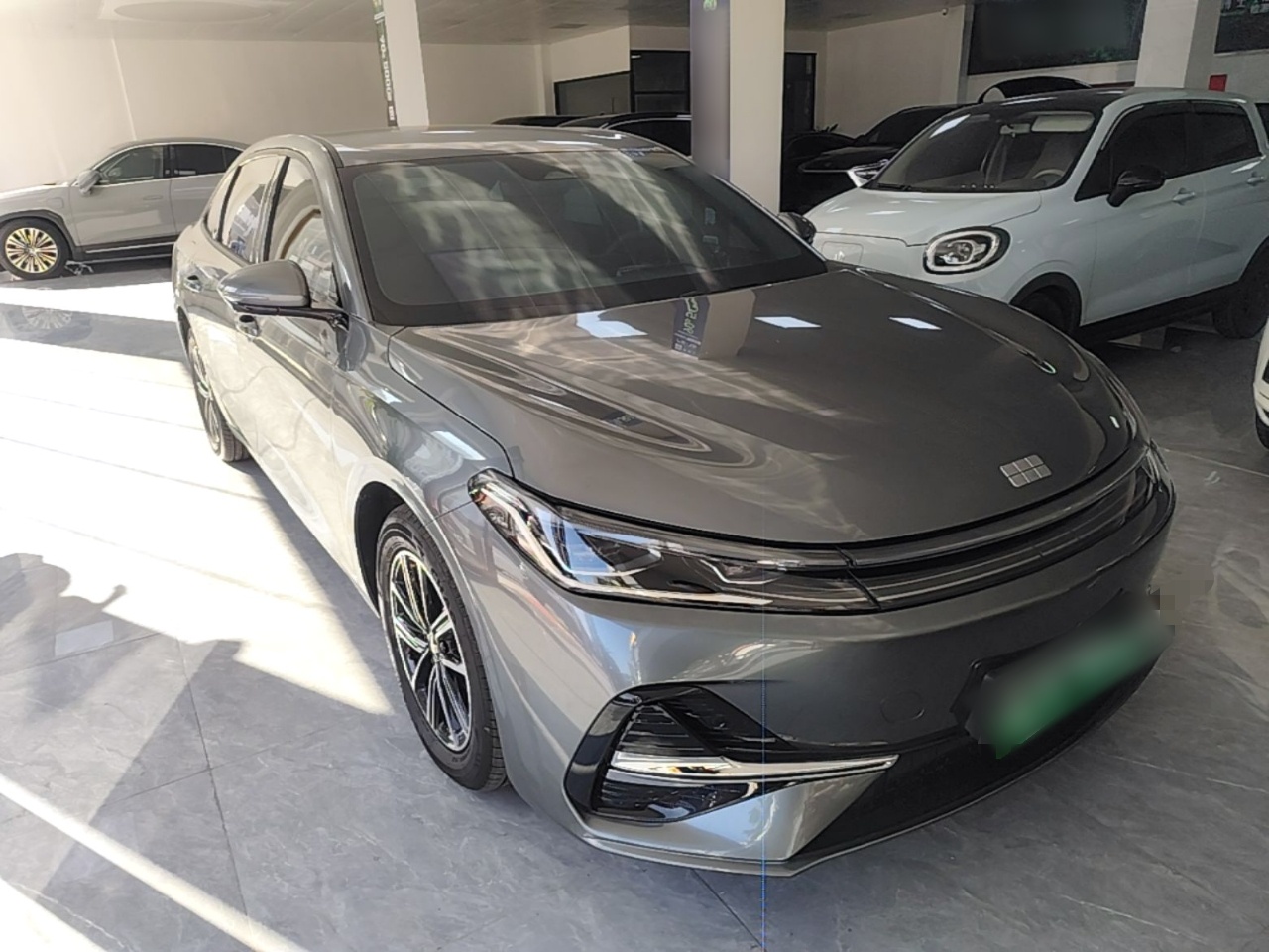 Geely Galaxy A7 2025 Model EM-i 70km Luxury Edition — снимка 3