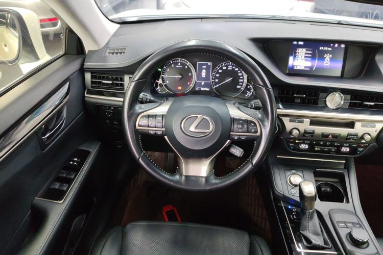 Used Lexus ES 2015 200 Comfort Edition