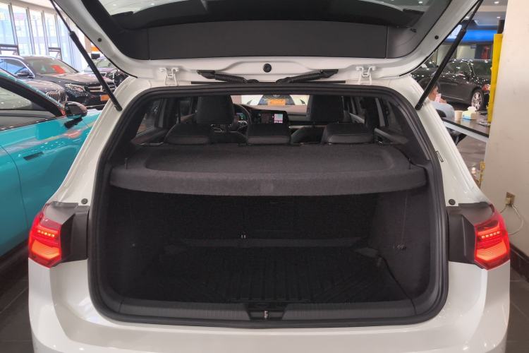 Used Volkswagen Golf 2023 280TSI DSG R-Line Lite Trunk