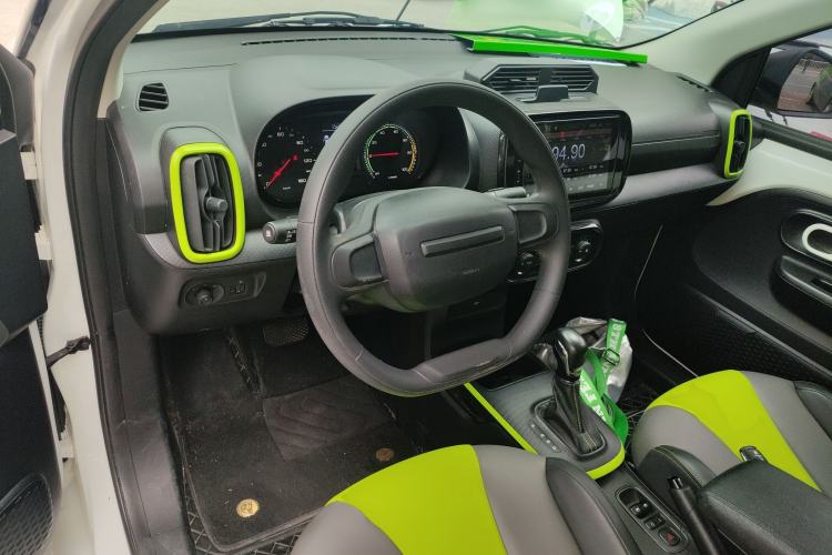 Used Roewe Clever 2021 302 km New Four-Seater Super-Efficient Version Steering Wheel