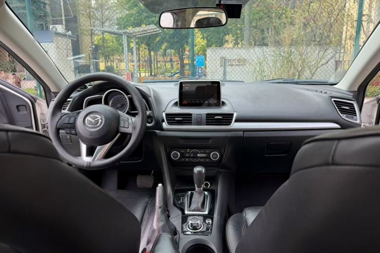 Used Mazda Mazda 3 Axela 2016 Sedan 2.0L Automatic Sport Model