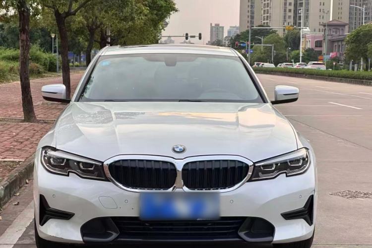 Used BMW 3 Series 2021 320i Sport Package Exterior 3