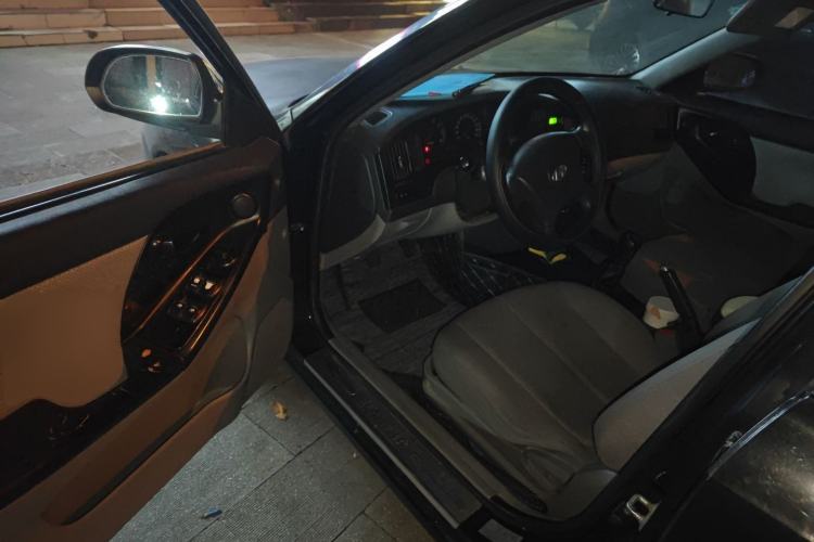 Used Hyundai Elantra 2011 1.6L Manual Comfort Version
