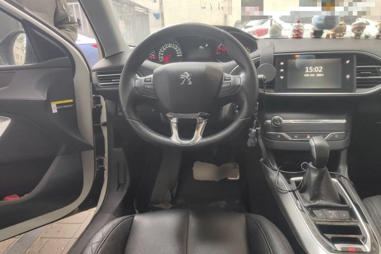 Used Peugeot 308S 2015 1.6T Automatic Jingchi Edition Steering Wheel