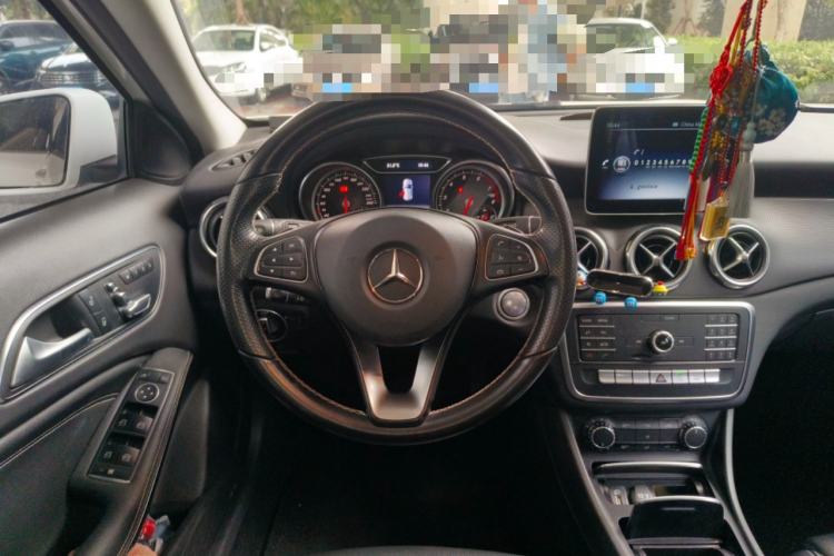 Used Mercedes-Benz GLA 2018 GLA 200 Sport Edition Steering Wheel