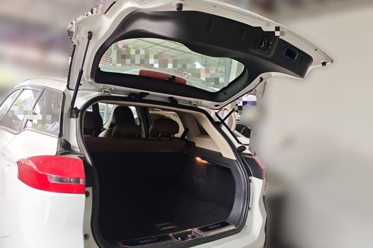 Used Geely Auto Emgrand X7 Sport 2016 1.8TD Automatic All-Wheel-Drive ZhiZun Edition Trunk