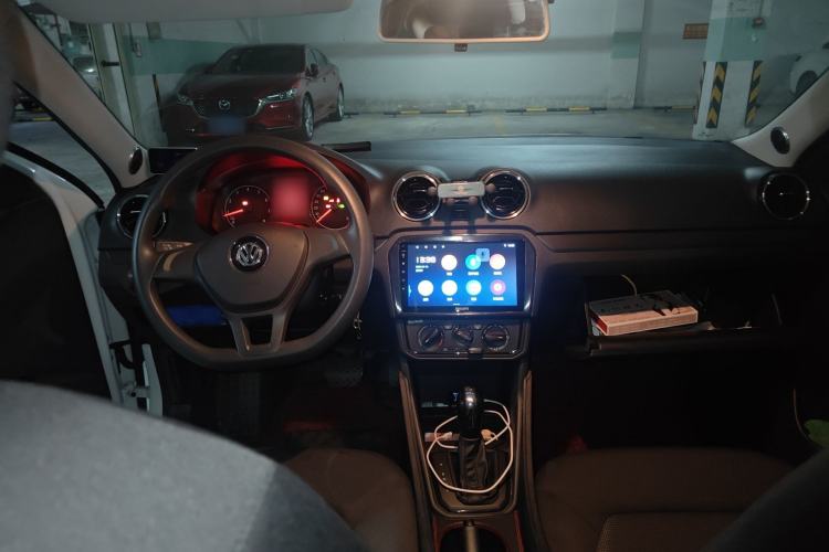 Used Volkswagen Jetta 2017 1.5L Automatic Fashion Model Center Console