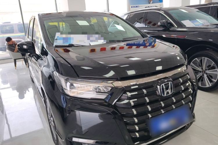 Used Honda Elysion 2022 2.0L eHEV Luxury Edition Front Right 45 Deg