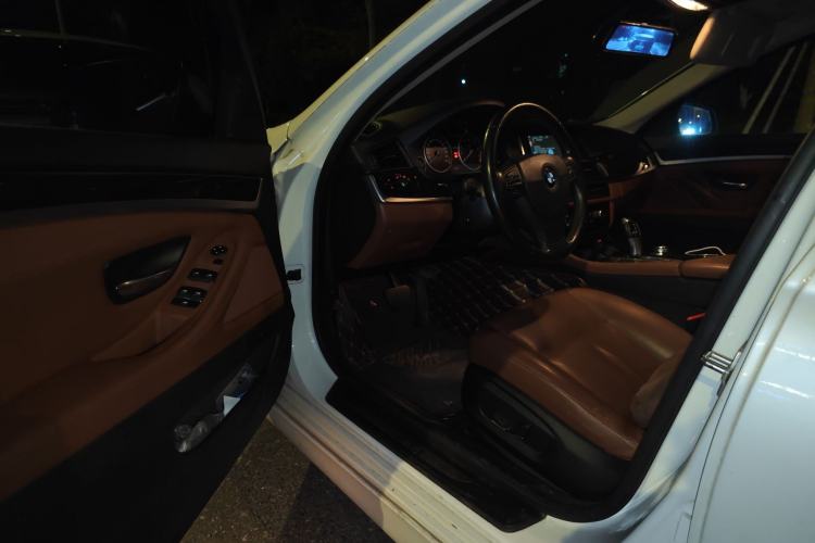 Used BMW 5 Series 2015 520i Elegant Edition
