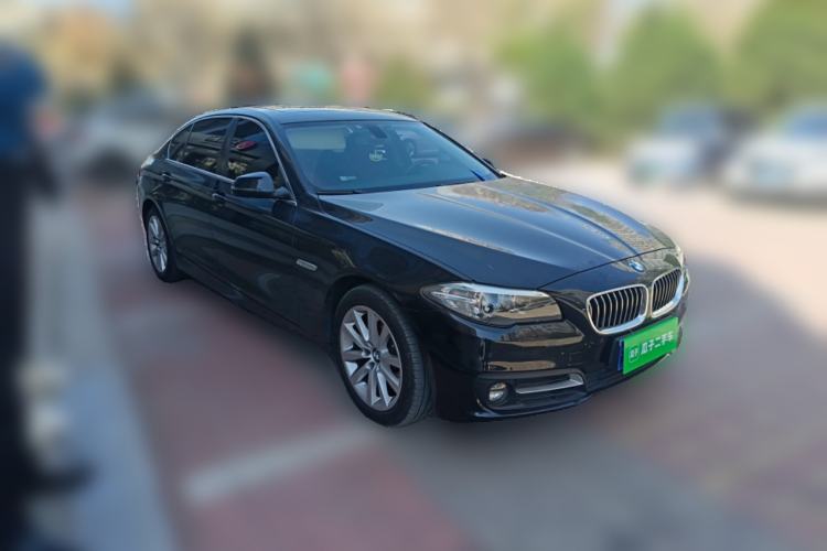 Used BMW 5 Series 2014 530Li Leading Model Front Right 45 Deg