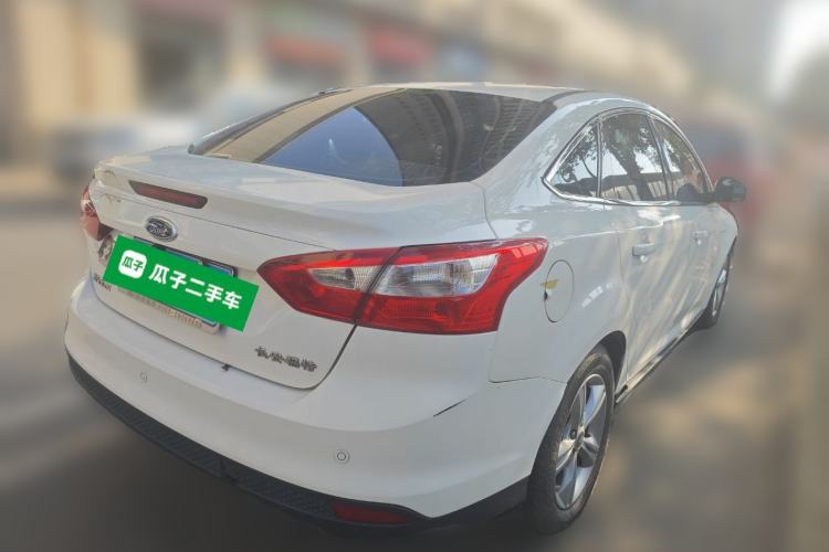 Used Ford Focus 2012 Sedan 1.6L Automatic Fashion Edition
