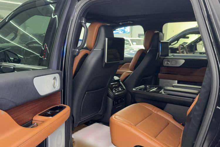 Used Lincoln Navigator 