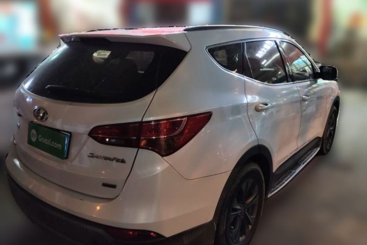 Used Hyundai Santa Fe 2013 2.4L Automatic 4x4 Smart Version Rear Right 45 Deg