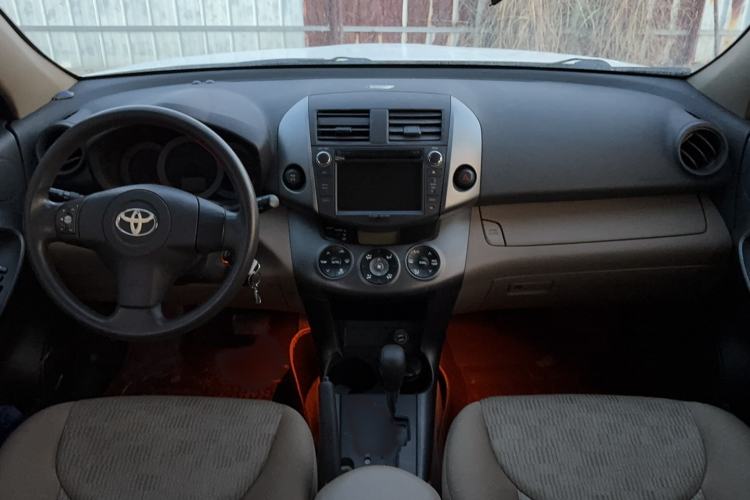 Used Toyota RAV4 2012 Luxurious Edition 2.0L Automatic All-Wheel Drive