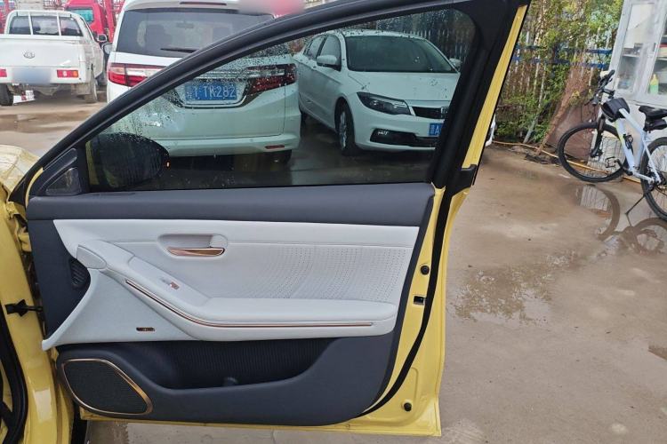 Used Baojun Enjoy 2025 Plug-in Hybrid 140km Luxury Edition
