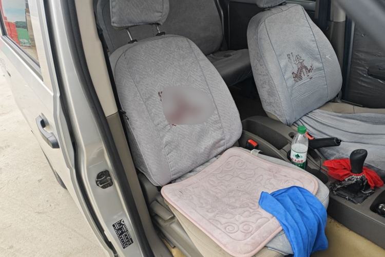 Used Wuling Rongguang V 2015 1.2L Practical Model
