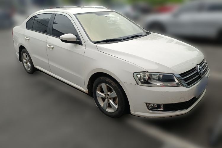 Used Volkswagen Lavida 2013 Revised Classic 1.6L Manual Fashion Edition Front Right 45 Deg